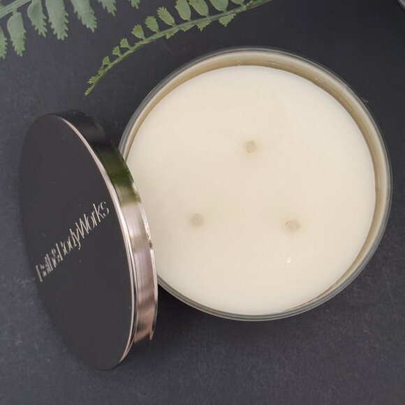 BBW Backyard Honeysuckle Bath & Body Works 3 Wick Candle - Picture 6 of 10